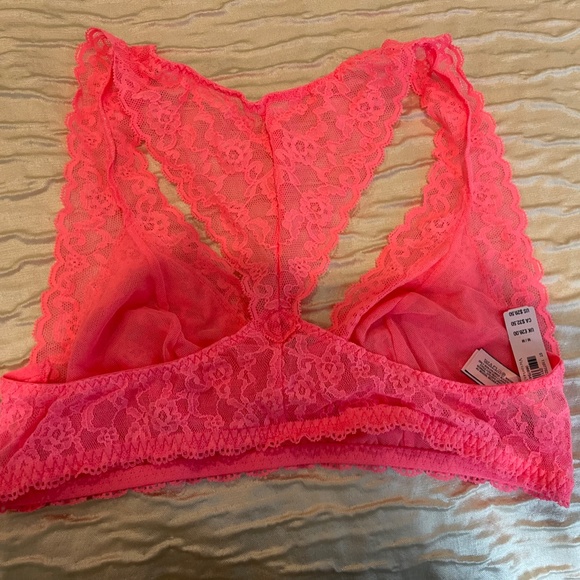 NWT Victoria's Secret Lace Bralette Racerback Size M - Picture 2 of 3